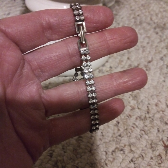 Vintage Rhinestone Bracelet - Picture 4 of 8